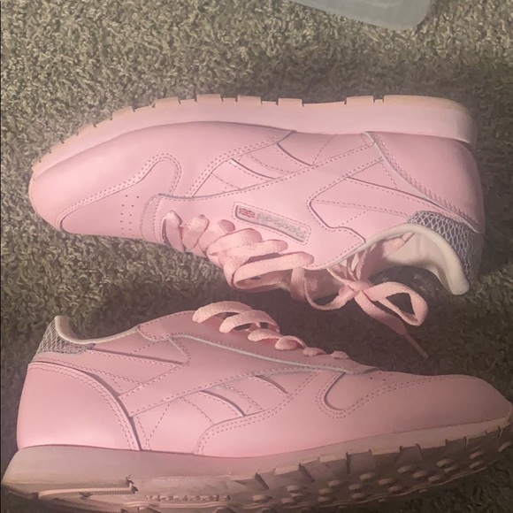 COPY - pink reebok’s 💓💓💓 - Picture 2 of 3